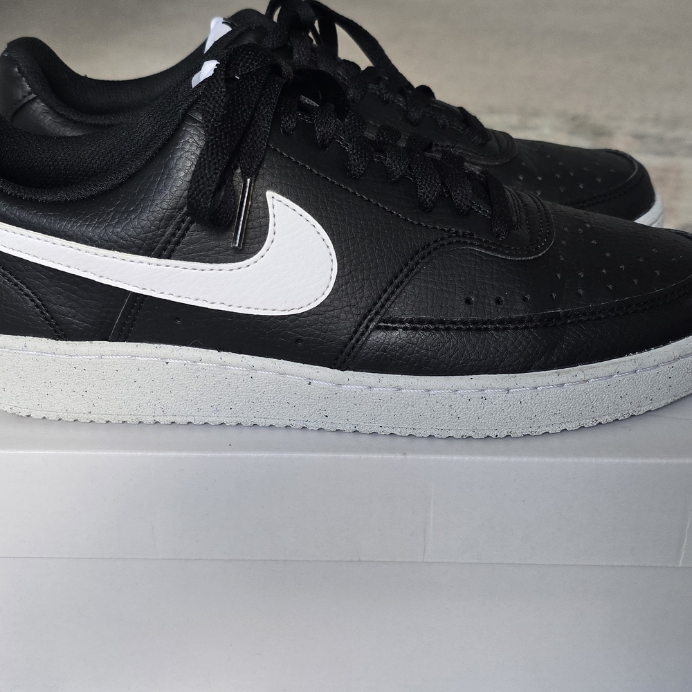 Nike Men's Black and White Sneakers